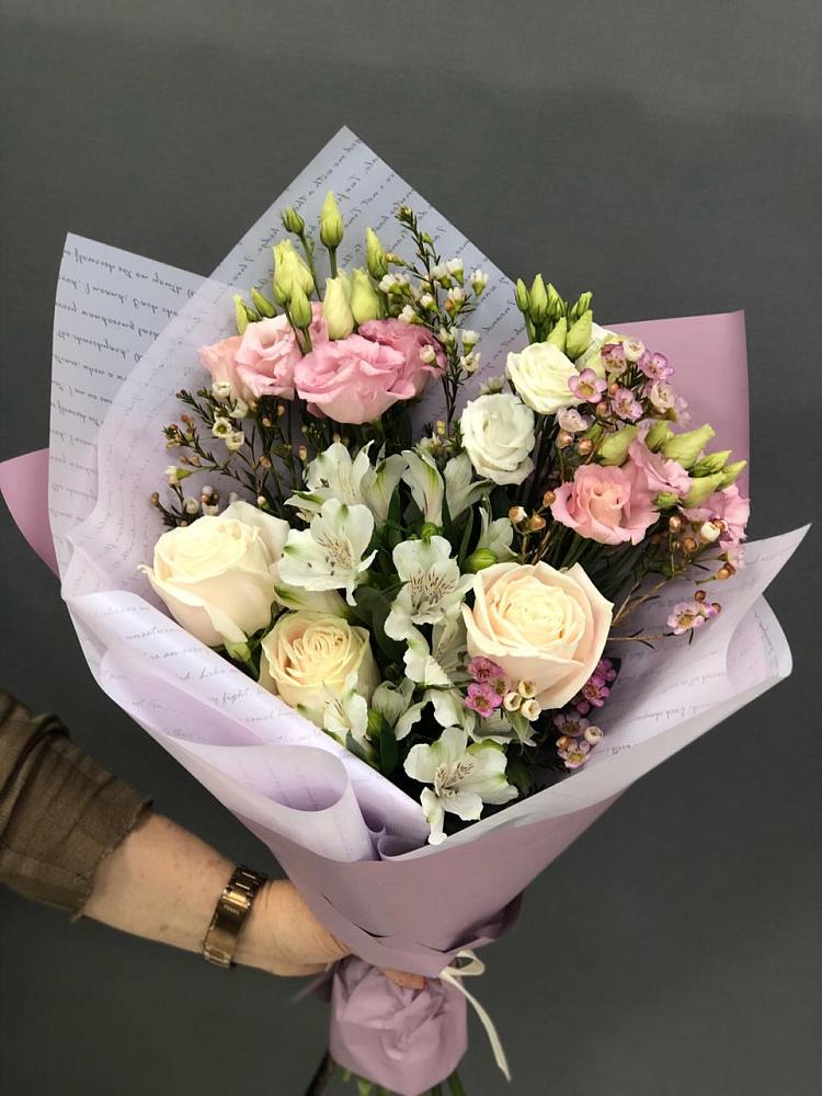 Букет цветов из: Альстромерии, Розы и Лизиантусы в Заветы Ильича