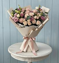 Букет цветов из:  Розы и Лизиантусы в Заветы Ильича