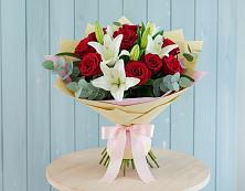 Букет цветов из:  Лилии и Розы в Заветы Ильича