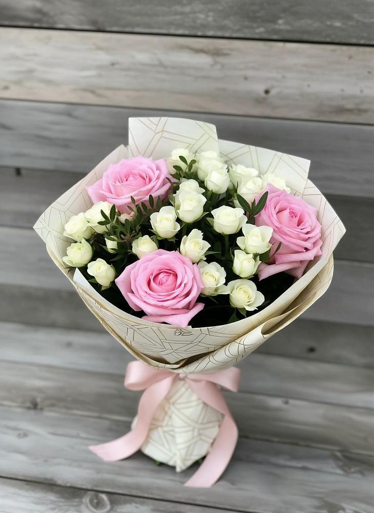 Букет цветов из: Розы в Заветы Ильича