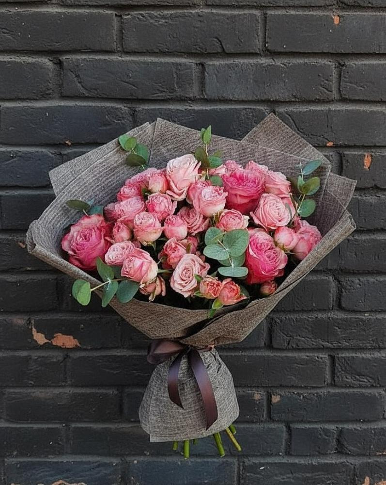 Букет цветов из: Розы в Заветы Ильича