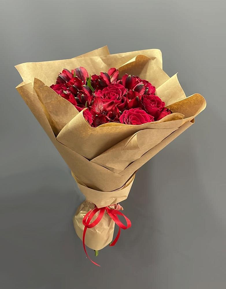 Букет цветов из: Альстромерии и Розы в Заветы Ильича