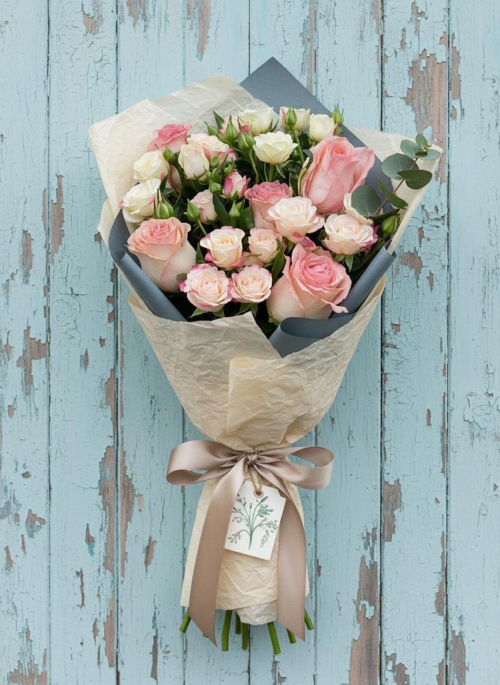 Букет цветов из: Розы в Заветы Ильича