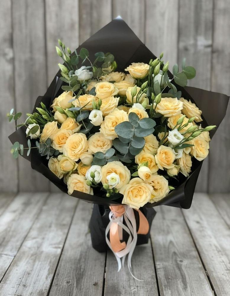 Букет цветов из: Розы и Лизиантусы в Заветы Ильича