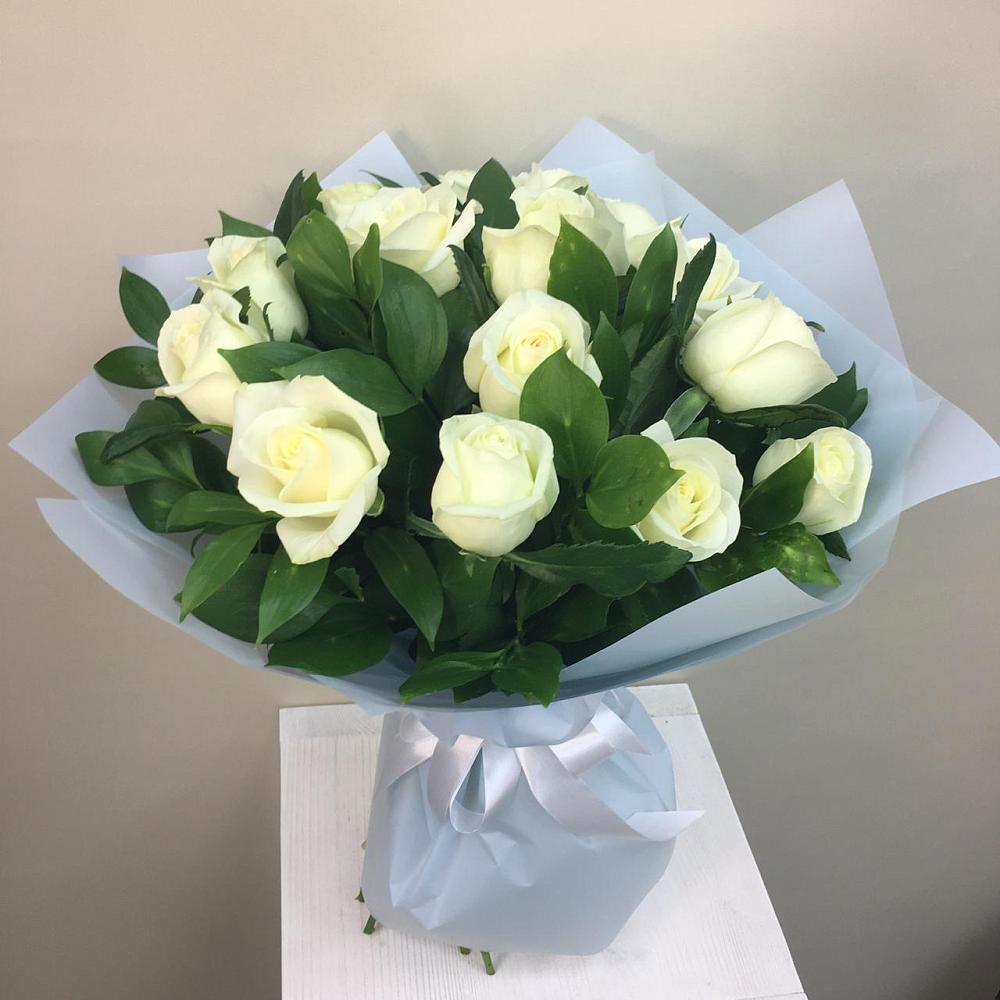 Букет 15 Белых роз Проуд в Заветы Ильича