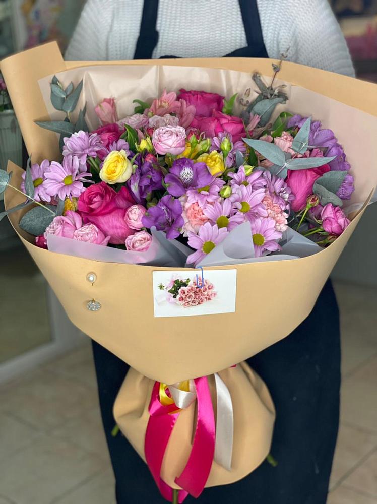 Букет цветов из: Хризантемы, Гвоздики и Альстромерии в Заветы Ильича