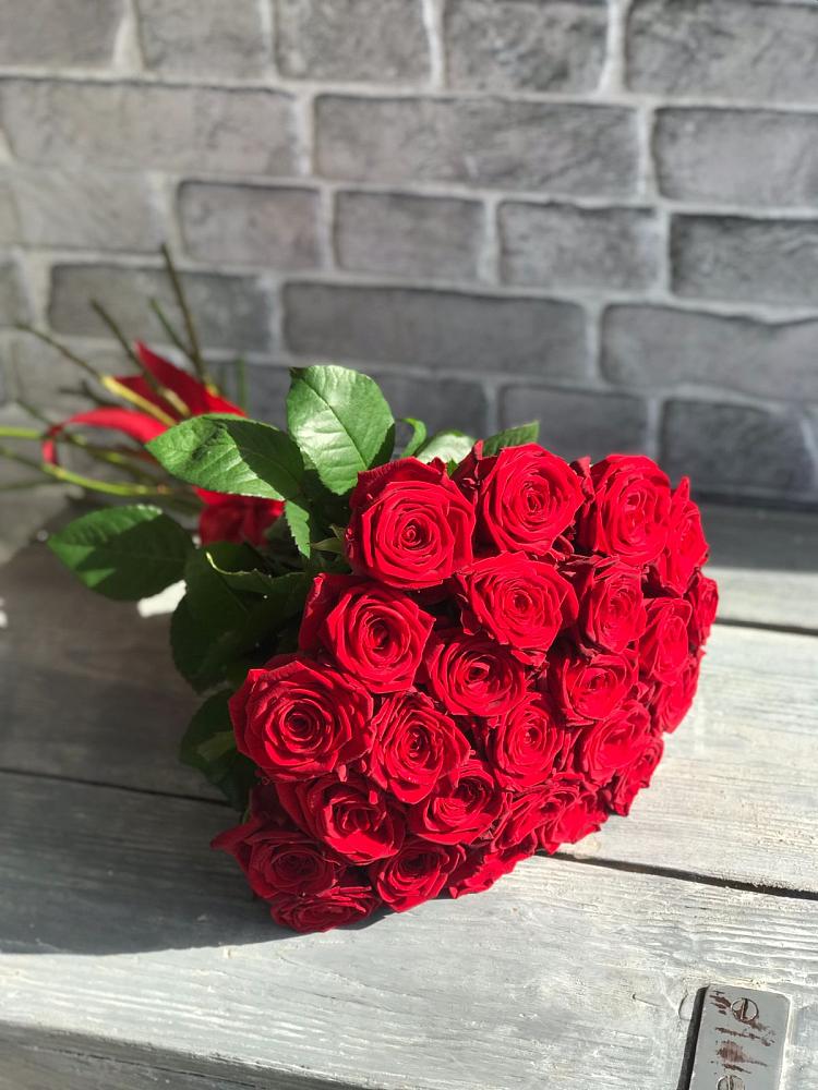 Букет Красные розы Фридом в Заветы Ильича