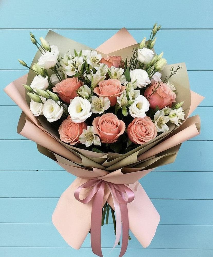 Букет цветов из: Розы, Альстромерии и Лизиантусы в Заветы Ильича