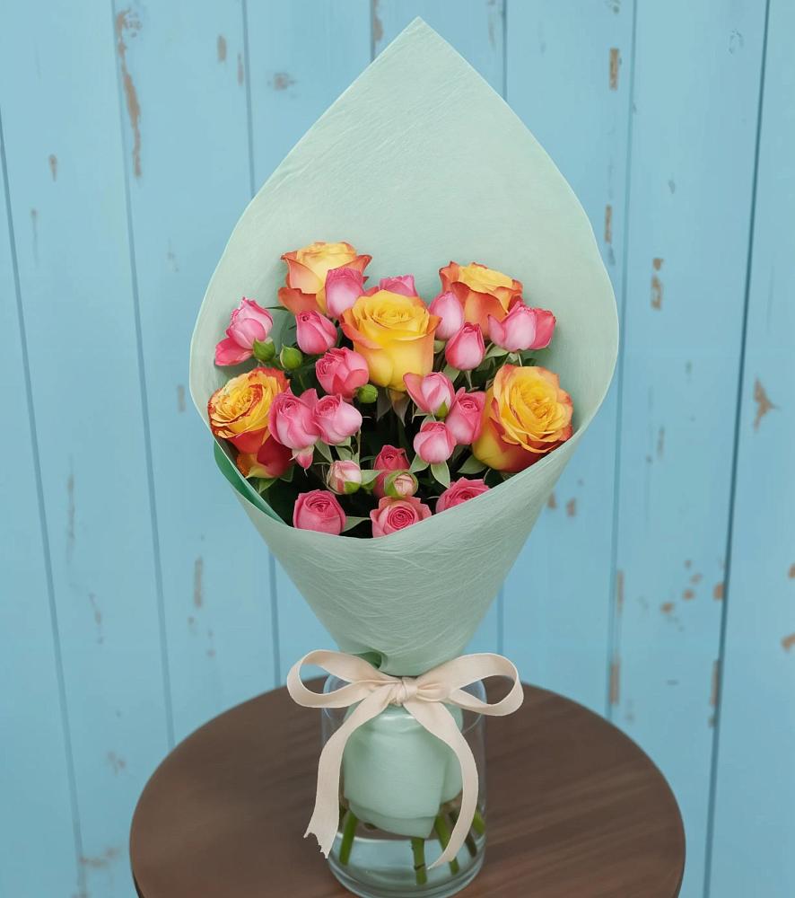 Букет цветов из: Розы в Заветы Ильича