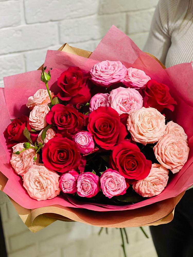 Букет цветов из: Розы в Заветы Ильича