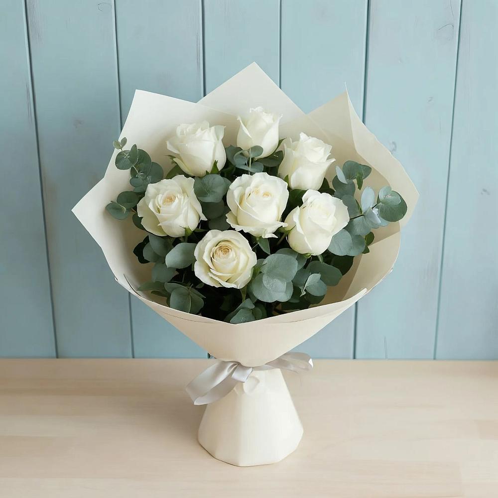 Букет Белые розы в Эвкалипте в Заветы Ильича