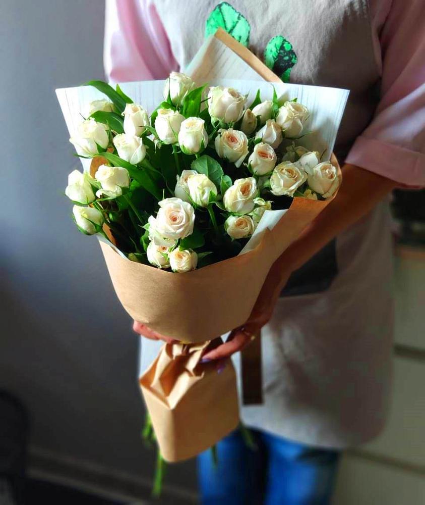 Букет цветов из: Розы в Заветы Ильича