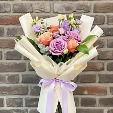 Букет цветов из:  Лизиантусы и Розы в Заветы Ильича