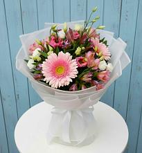 Букет цветов из:  Герберы, Альстромерии и Лизиантусы в Заветы Ильича