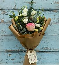 Букет цветов из:  Розы и Лизиантусы в Заветы Ильича