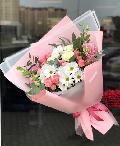 Букет цветов из: Розы, Лизиантусы и Хризантемы в Заветы Ильича