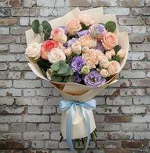 Букет цветов из:  Розы, Лизиантусы и Гвоздики в Заветы Ильича
